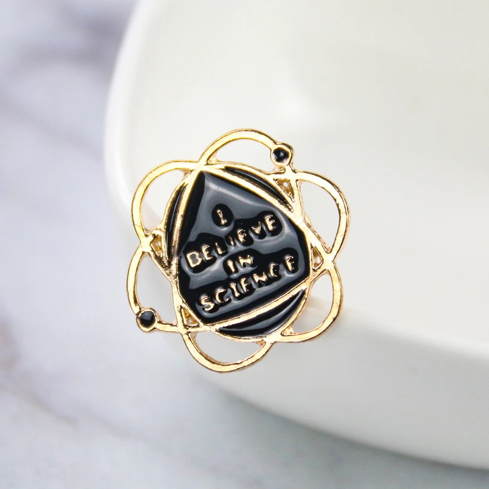 Broche d'atome sur le thème sc - Science Hunter avis et prix